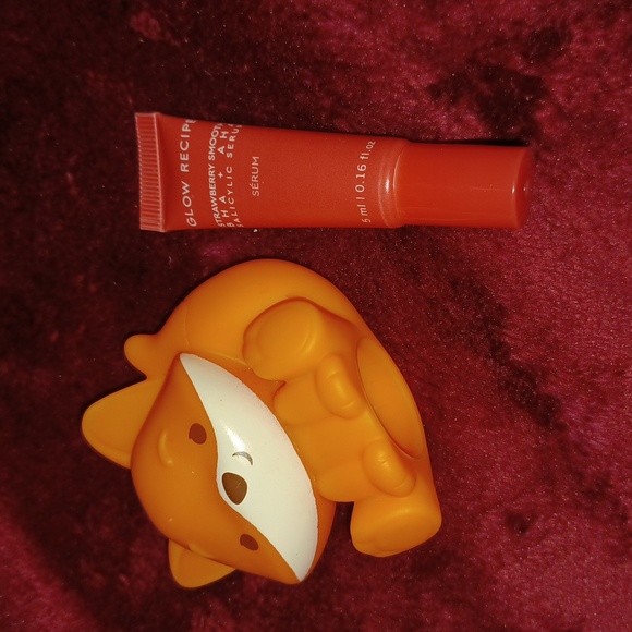 🆕️ Glow Recipe Strawberry Smooth BHA + AHA Salicylic Acid Serum • 0.16 Fl Oz - Picture 1 of 4